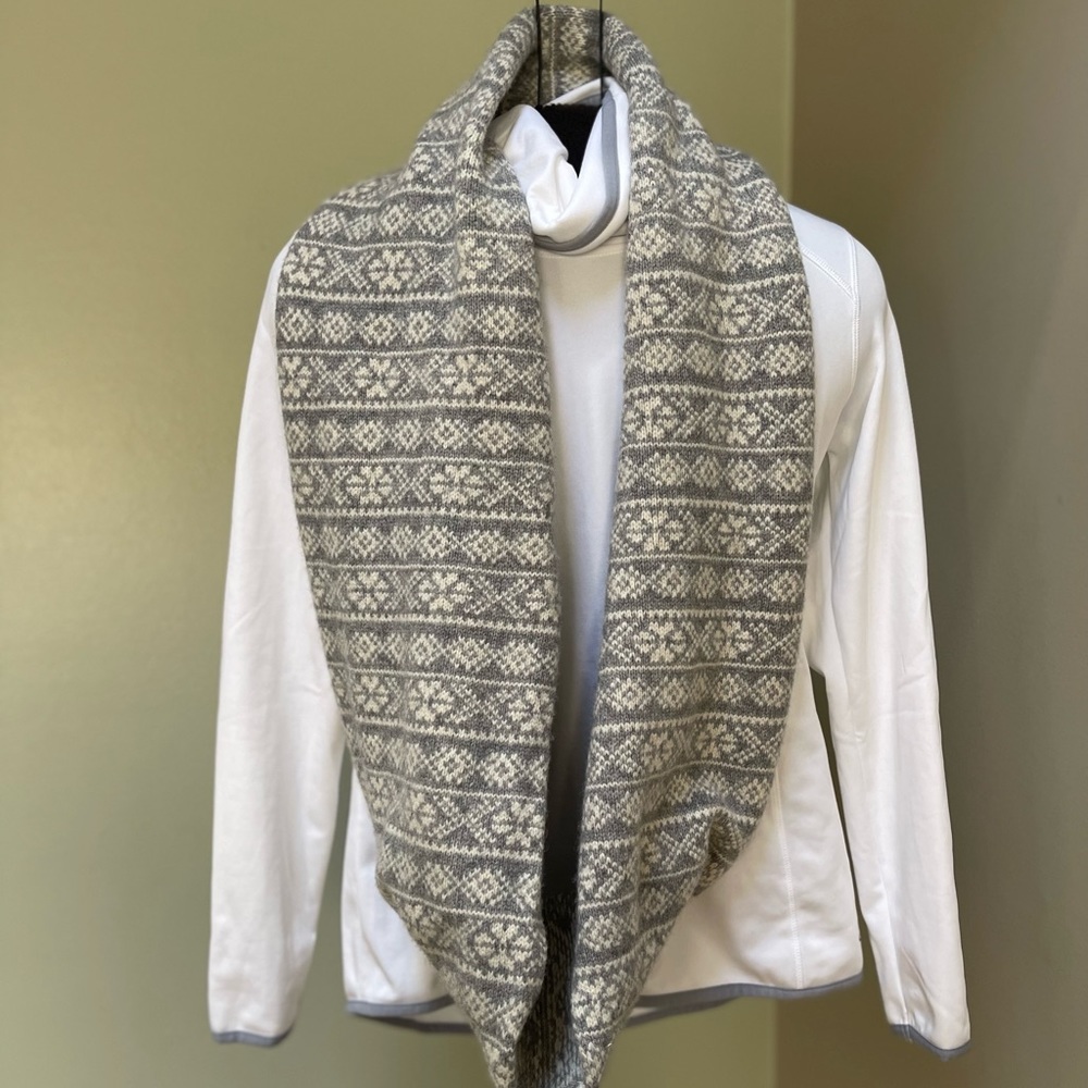 Gap Lambs Wool Infinity Scarf